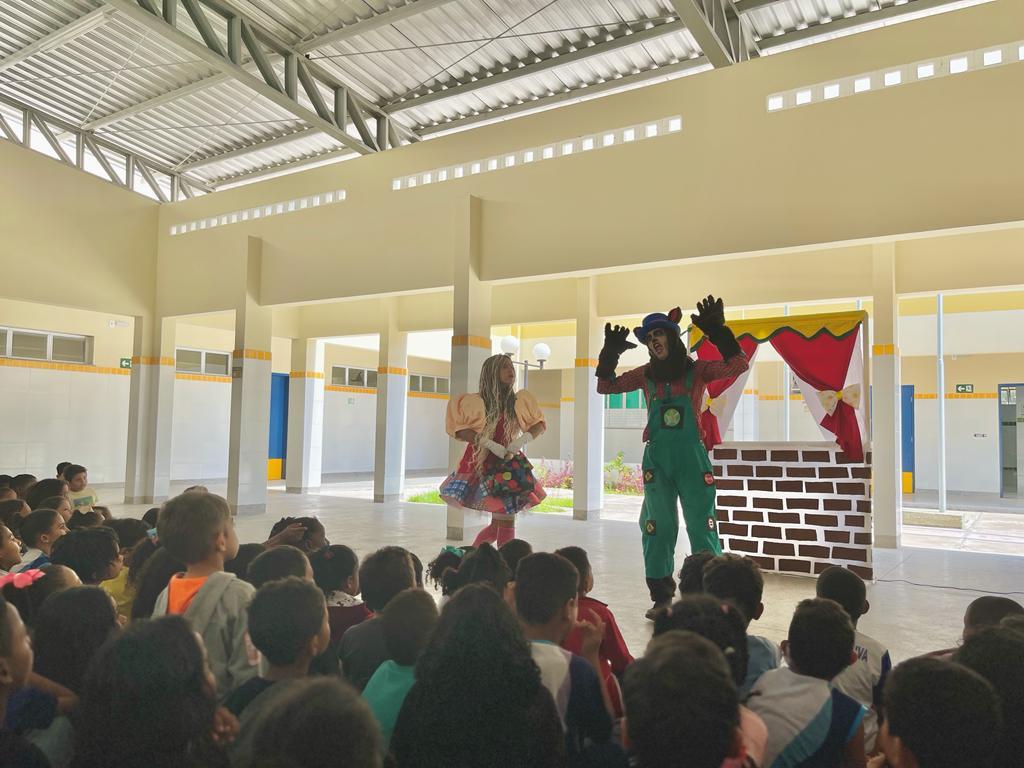 Com espetáculo teatral, SMTT conscientiza crianças sobre segurança no trânsito - SMTT Aracaju